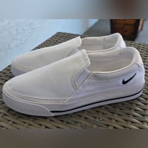 Nike Court Legacy White Canvas Slip-On Shoes Women's Size 6.5 CW6540-100